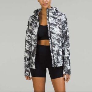 Lululemon Break A Trail Jacket Take Flight Grey Multi Hooded Windbreaker 8 EUC